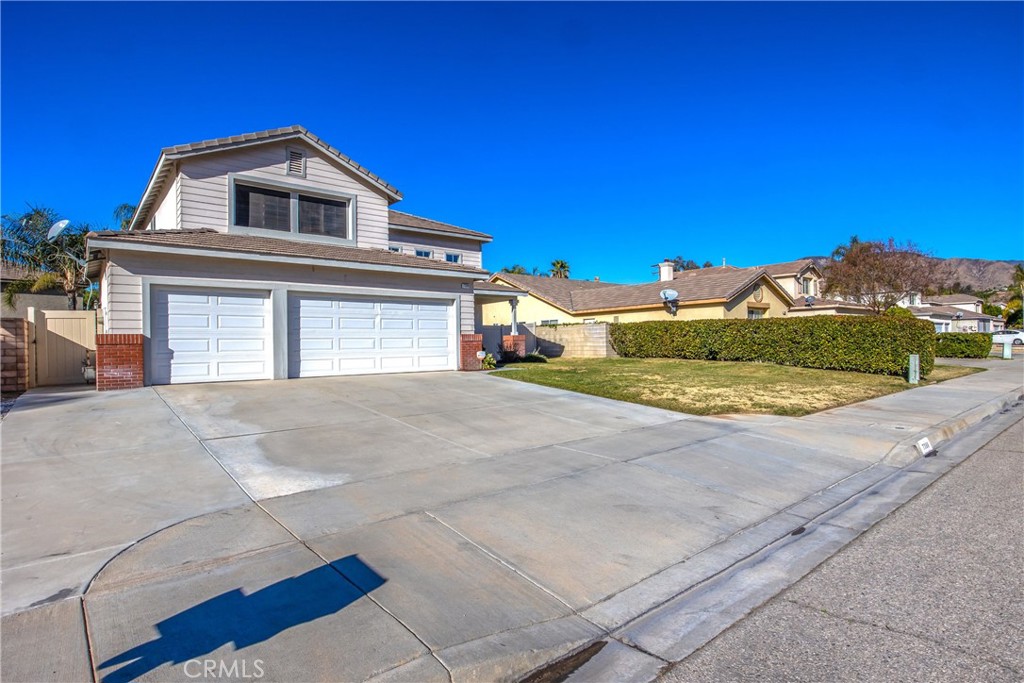 7388 Railroad Court Property Photo 4
