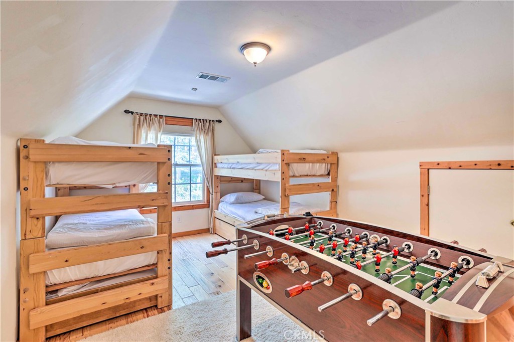 564 Pioneer Road Property Photo 14