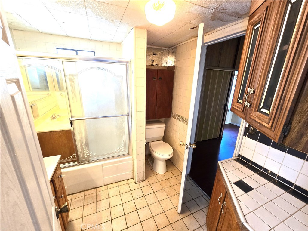 2789 Fairmount Boulevard Property Photo 32