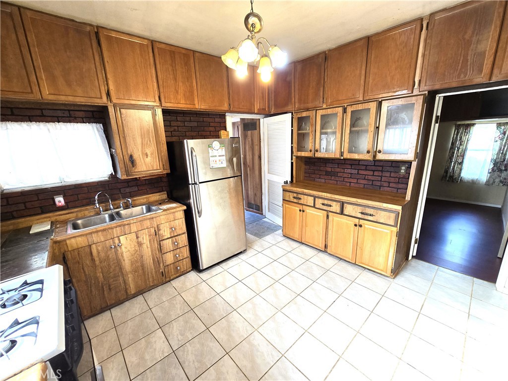 2789 Fairmount Boulevard Property Photo 37