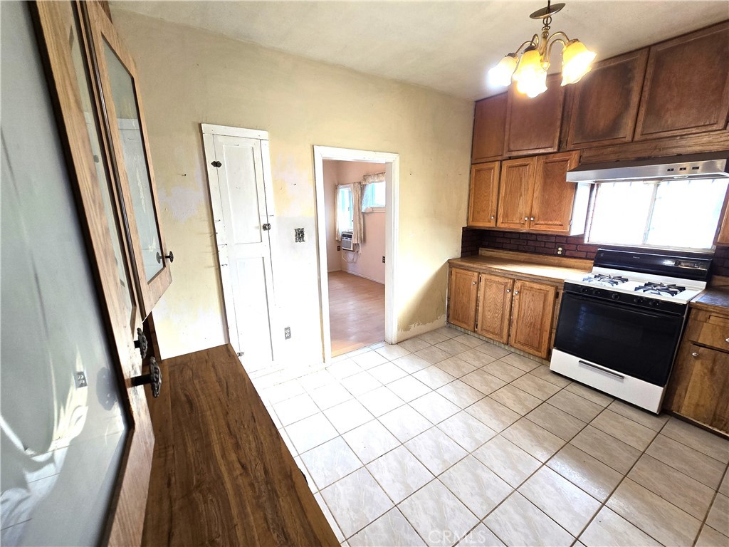 2789 Fairmount Boulevard Property Photo 38