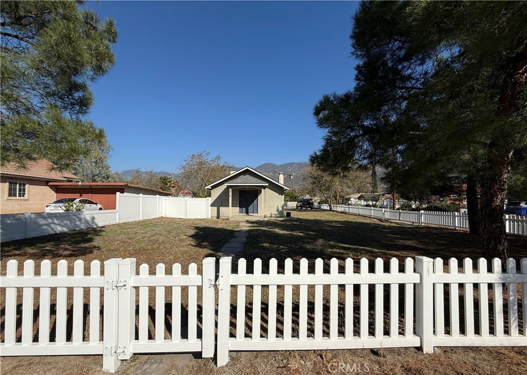 1014 W 48th Street Property Photo 2