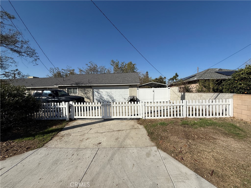 1014 W 48th Street Property Photo 3
