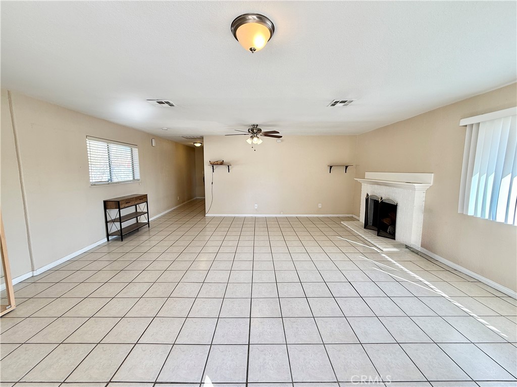 1014 W 48th Street Property Photo 5
