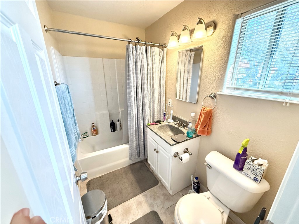 1014 W 48th Street Property Photo 11