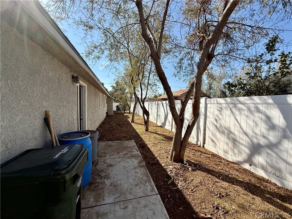 1014 W 48th Street Property Photo 17