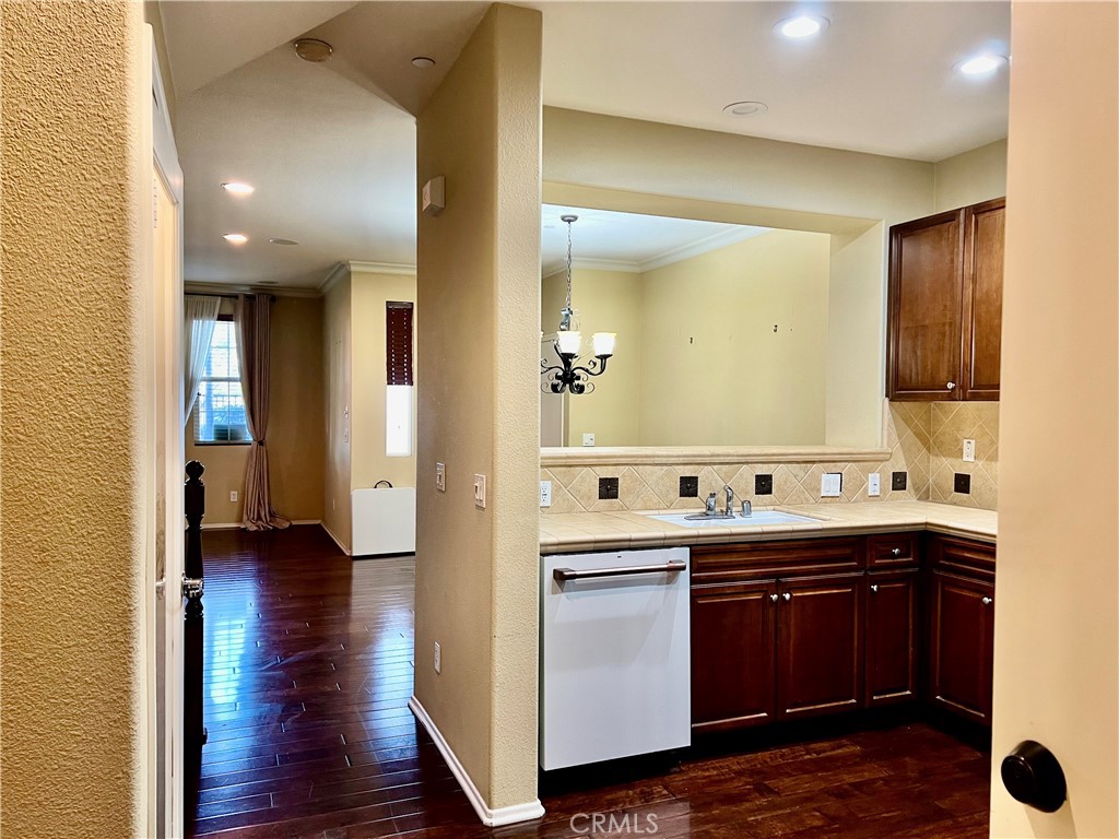 15868 Lasselle Street B Property Photo 9