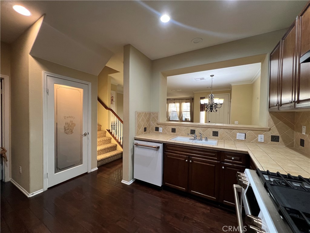 15868 Lasselle Street B Property Photo 11
