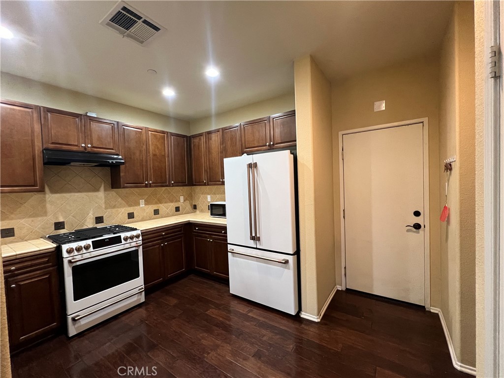 15868 Lasselle Street B Property Photo 15