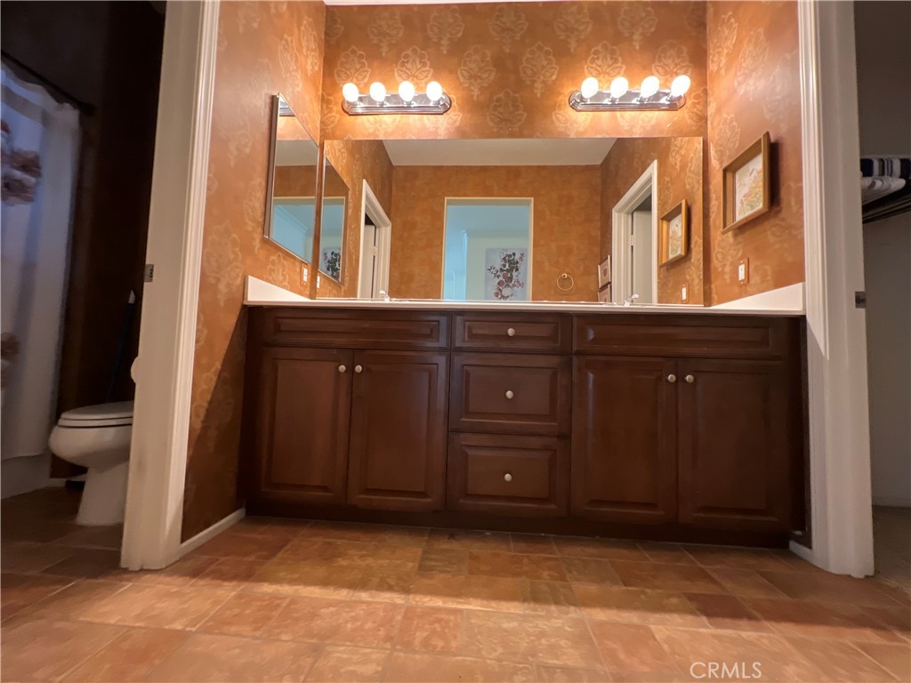 15868 Lasselle Street B Property Photo 21