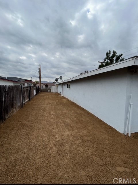 1597 Ferree Street Property Photo 6