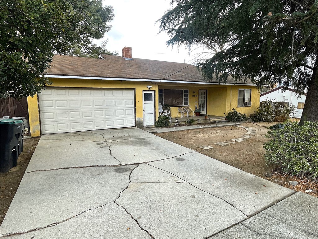 1568 N Alessandro Street Property Photo 3