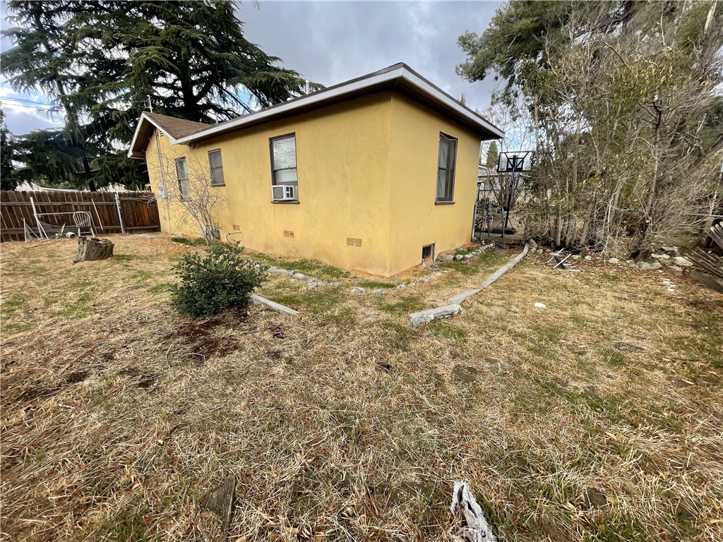 1568 N Alessandro Street Property Photo 7
