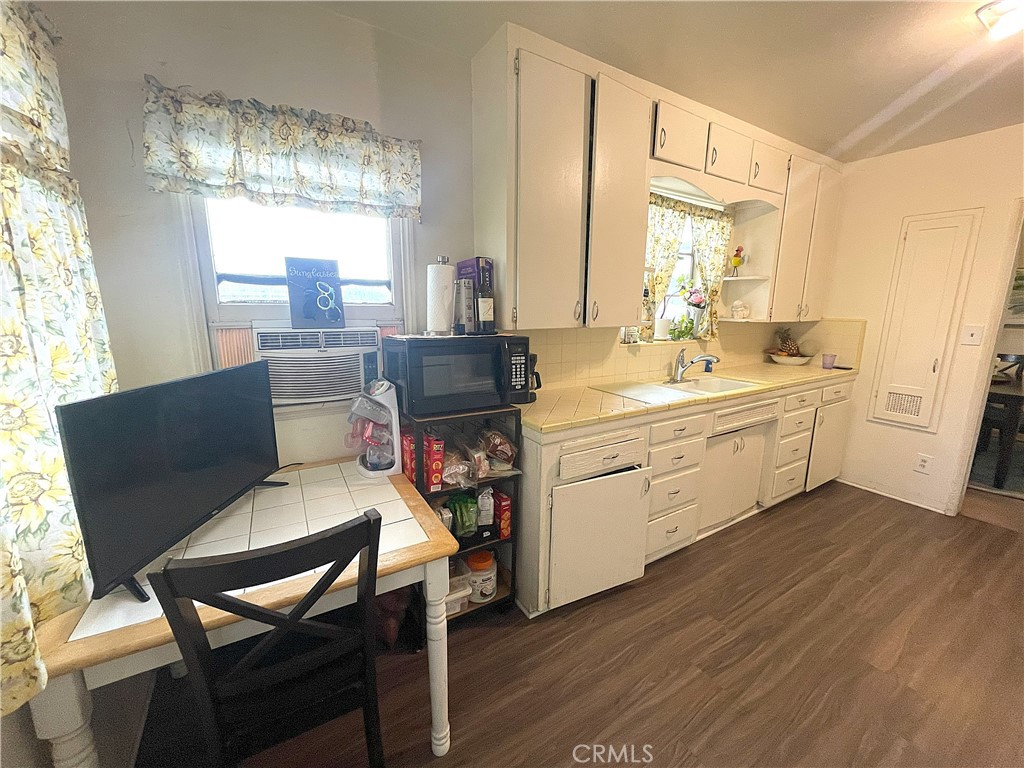 1568 N Alessandro Street Property Photo 15