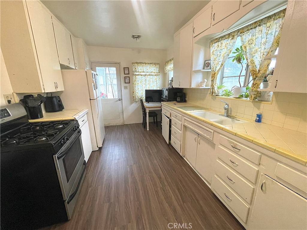 1568 N Alessandro Street Property Photo 18
