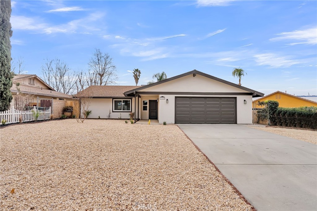 1175 Oak Valley Property Photo 3