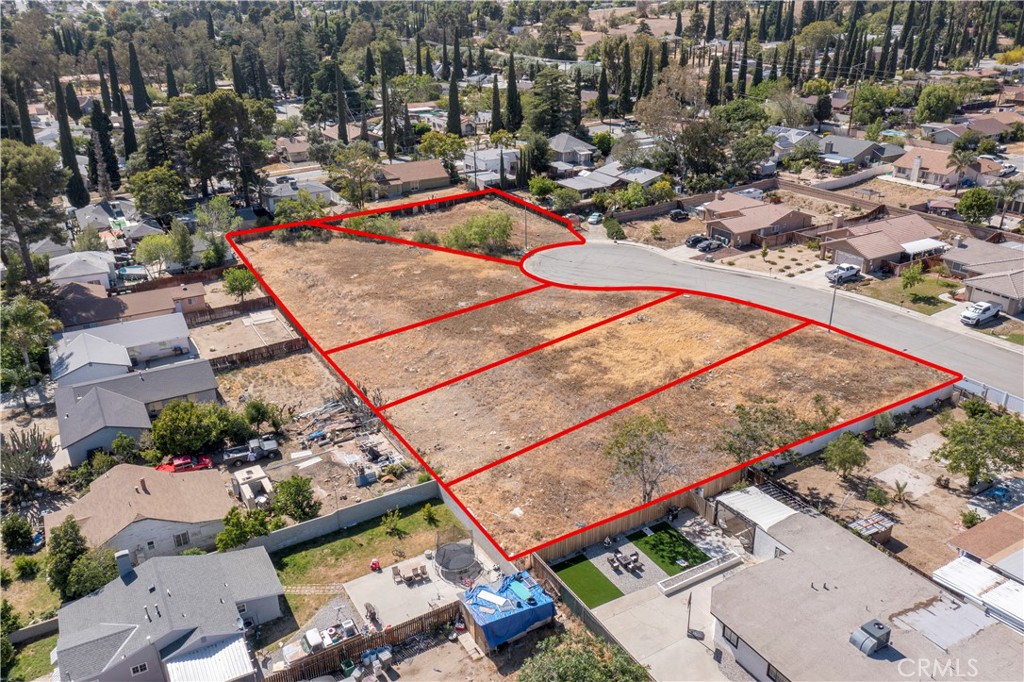 0 King Property Photo 3