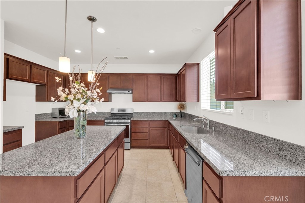 1416 Opal Court Property Photo 6