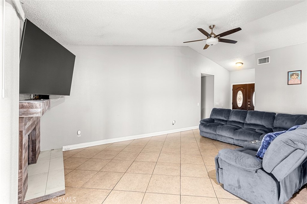 778 S Millard Avenue Property Photo 7