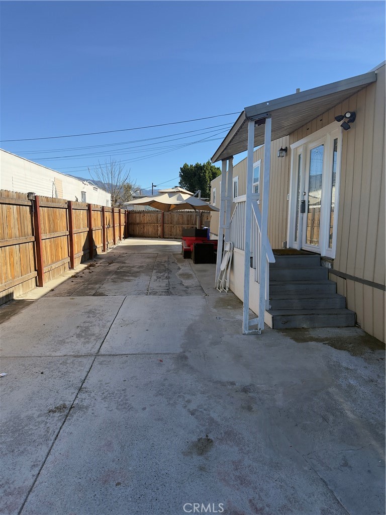 2250 W Darby 6 Property Photo 1