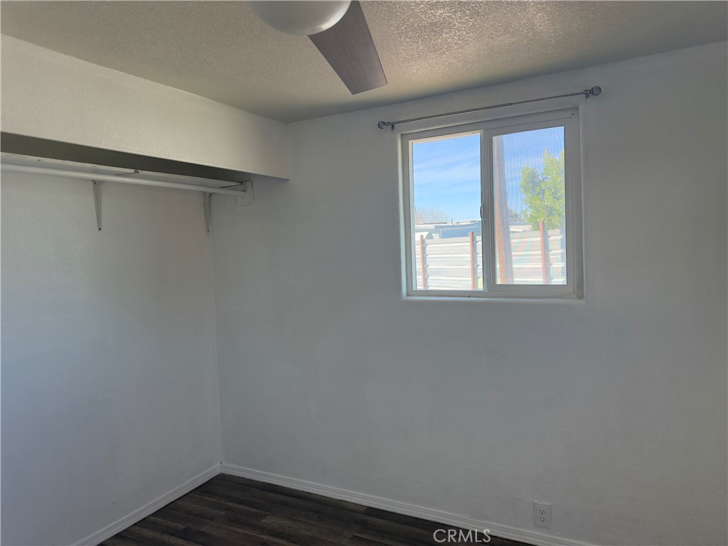 2250 W Darby 6 Property Photo 16