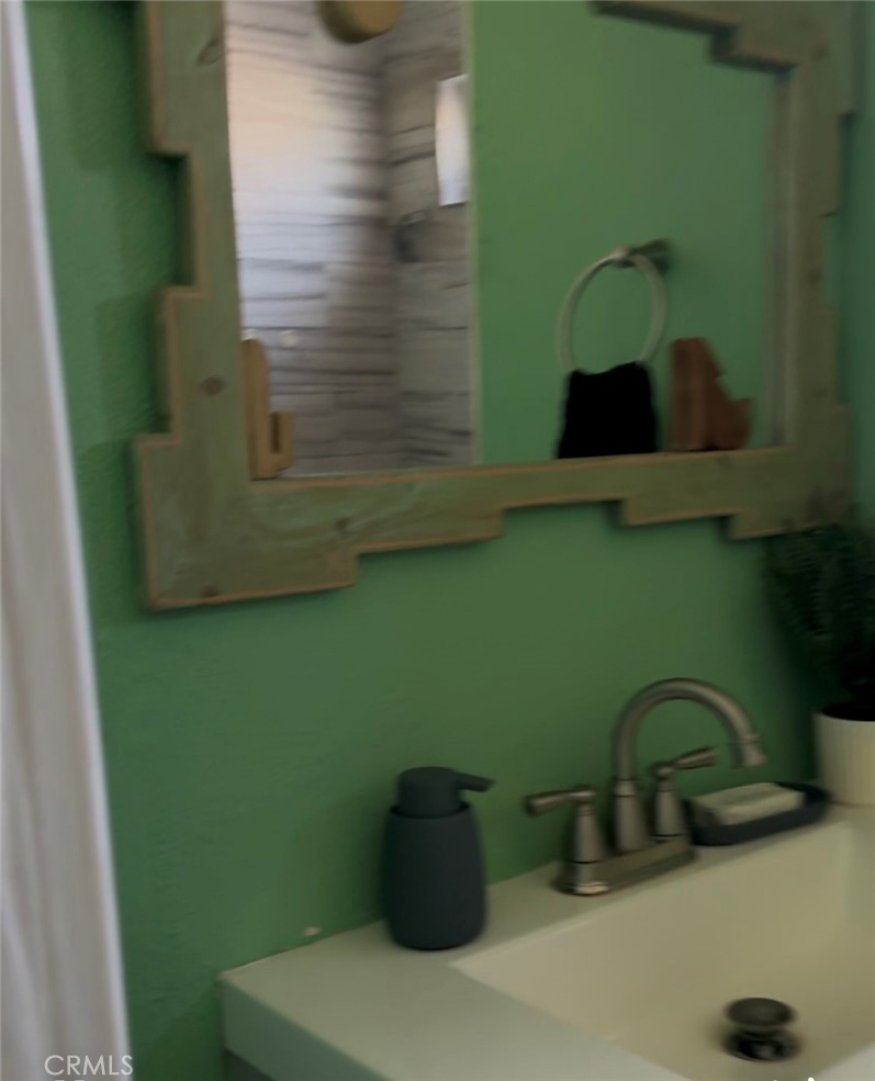 2250 W Darby 6 Property Photo 19