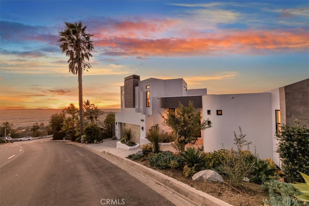 1425 Skyline Drive