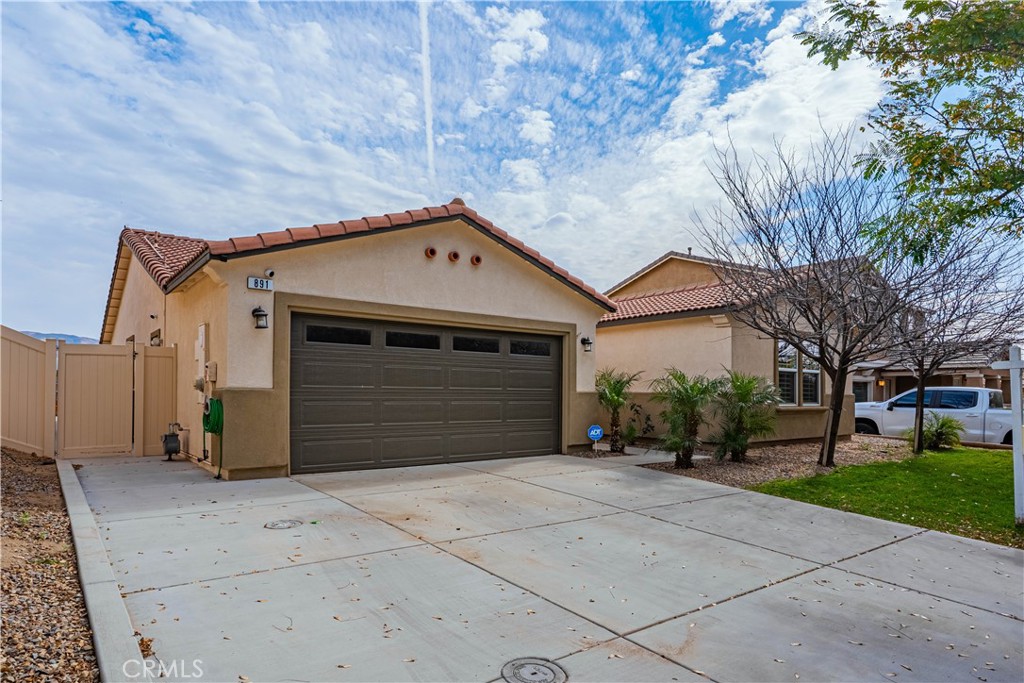 891 Yukon Drive Property Photo