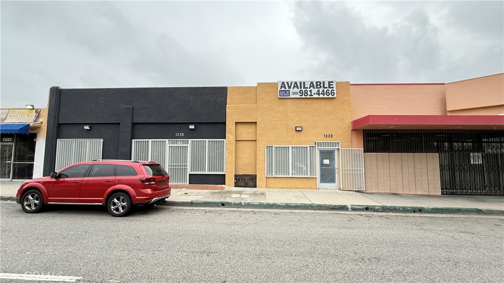 1233 N E Street Property Photo