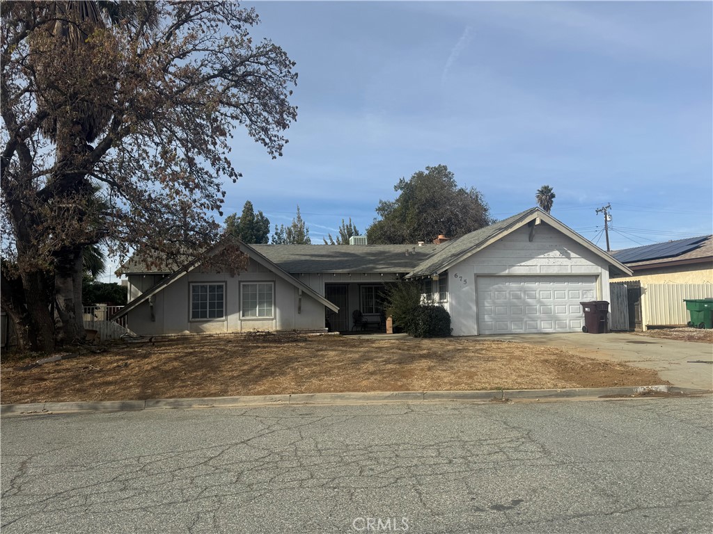 675 Palo Alto Avenue Property Photo 1