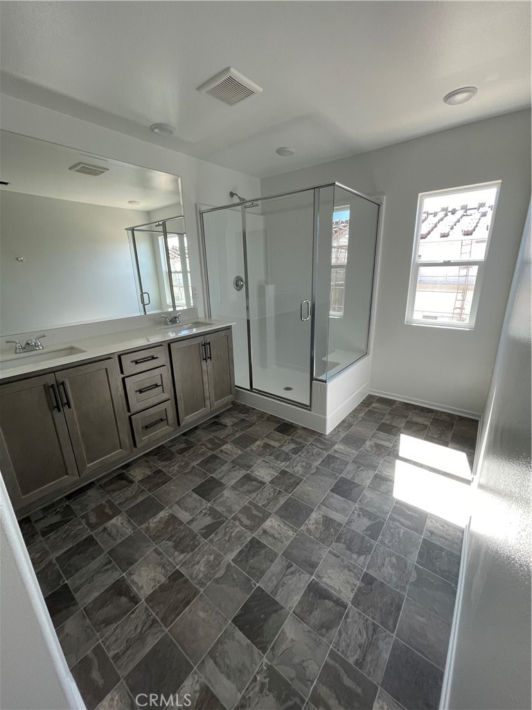 2231 Linden Lane Property Photo 4