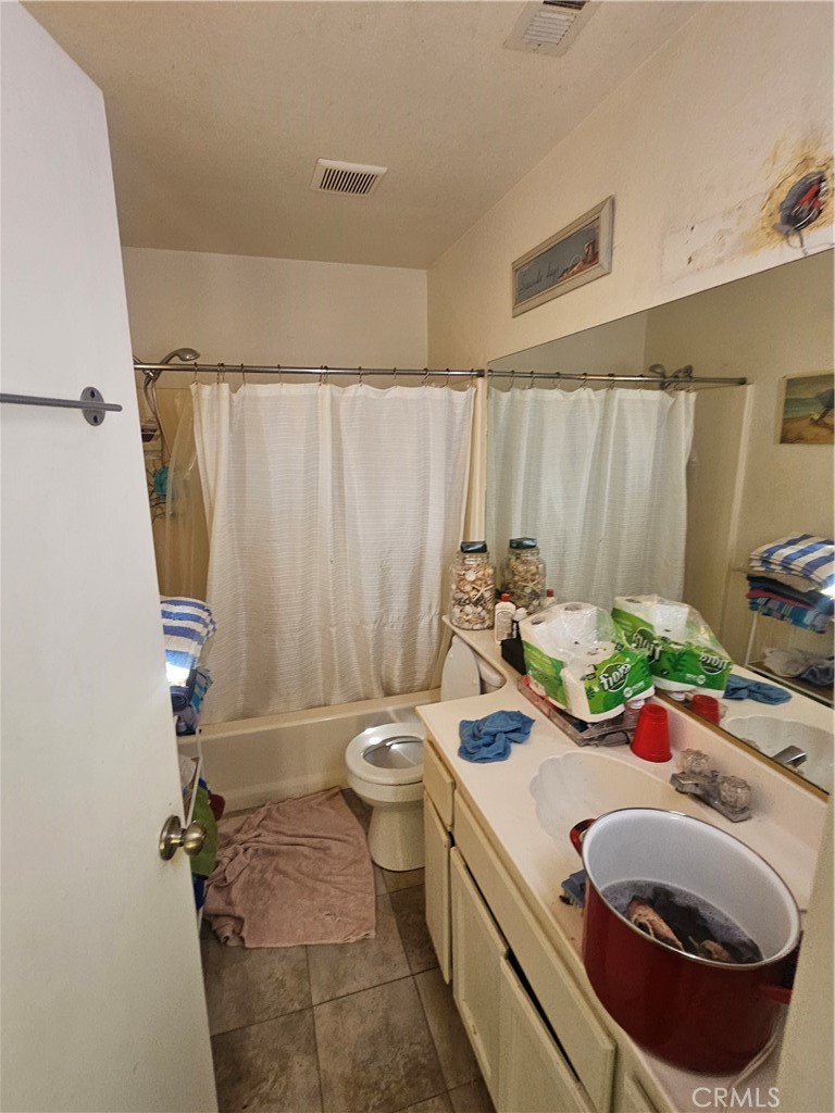 16747 Manzanita Street Property Photo 14