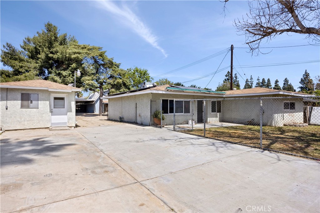 1829 E Elm Street Property Photo 1