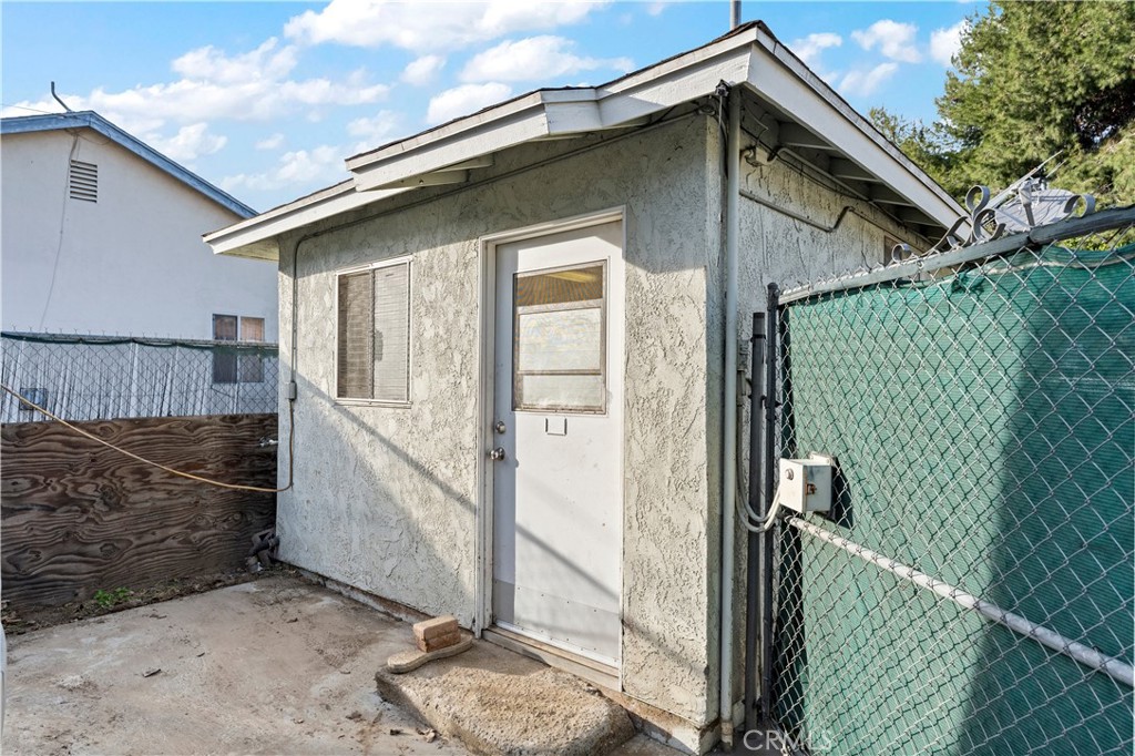 1829 E Elm Street Property Photo 5