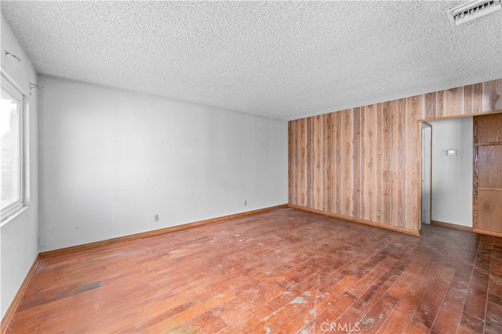 1829 E Elm Street Property Photo 7