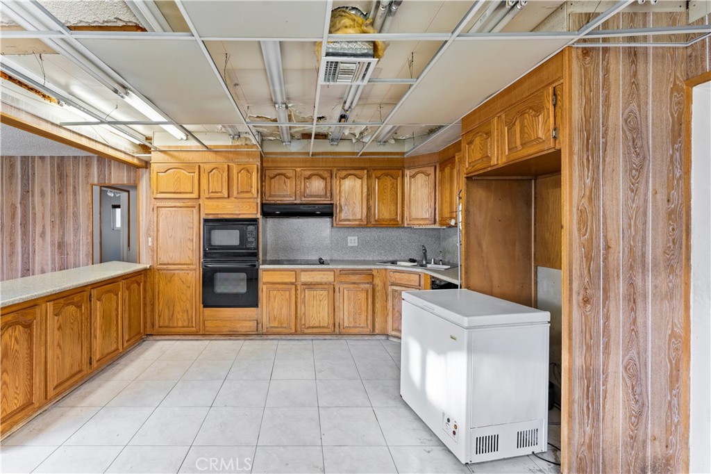 1829 E Elm Street Property Photo 11