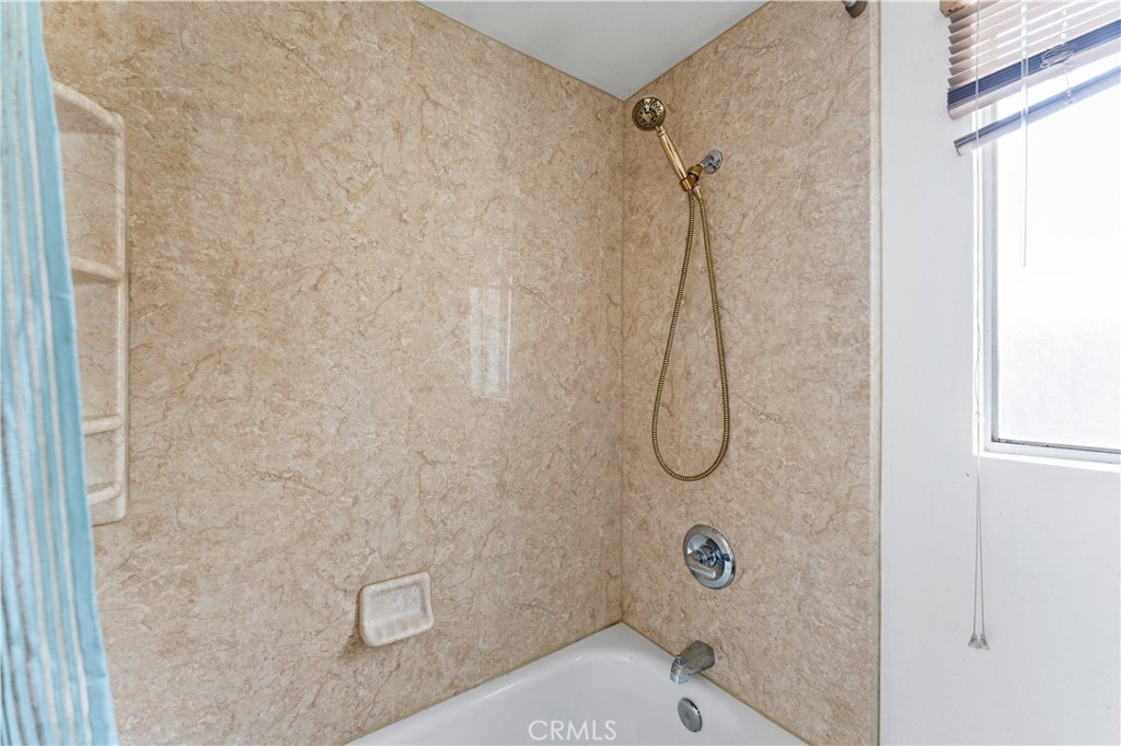 1829 E Elm Street Property Photo 17