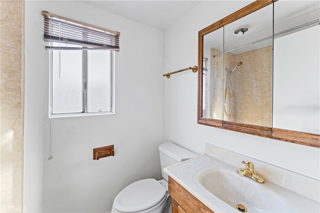 1829 E Elm Street Property Photo 18