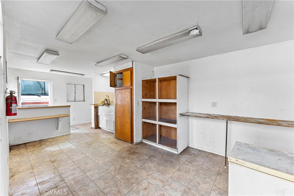 1829 E Elm Street Property Photo 33