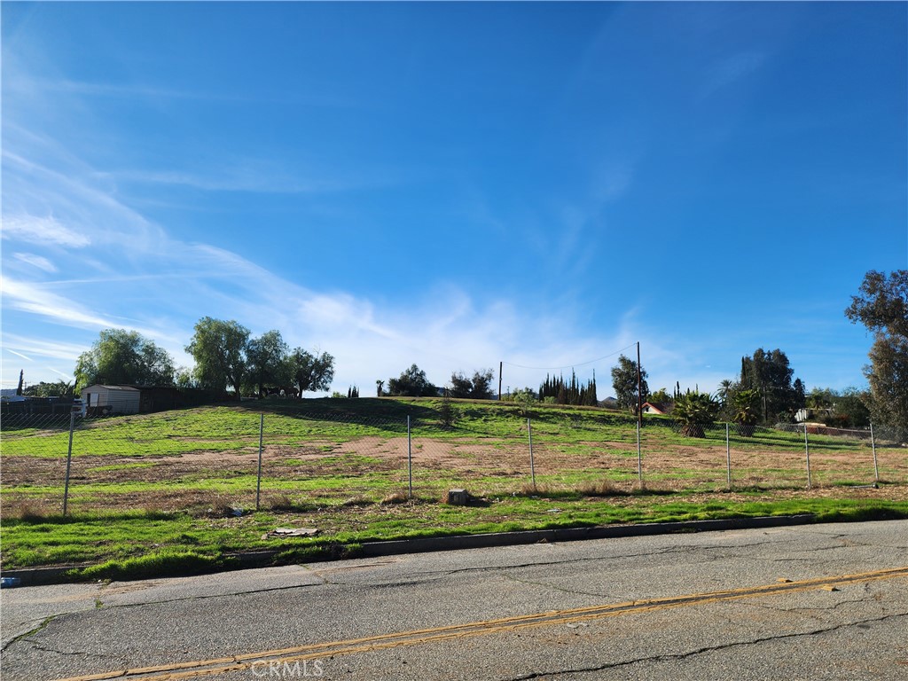 4998 Bushnell Avenue Property Photo