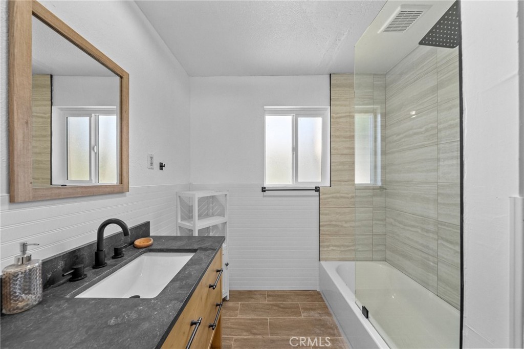 252 W 26th Street Property Photo 27