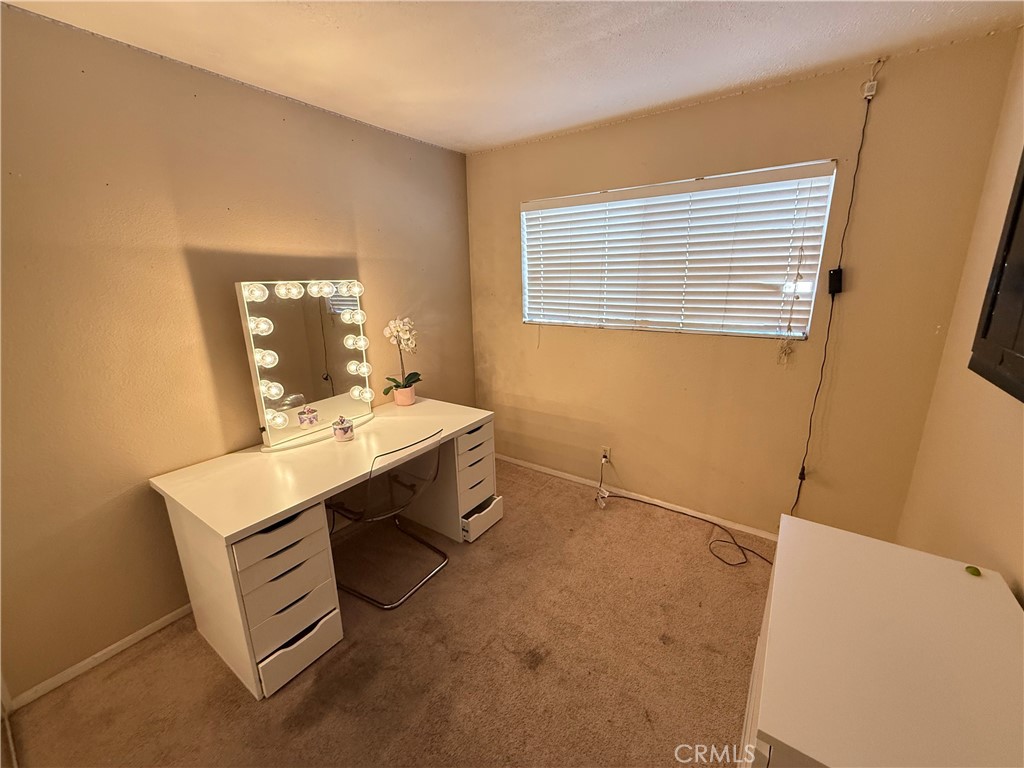 1687 N Fillmore Avenue Property Photo 12