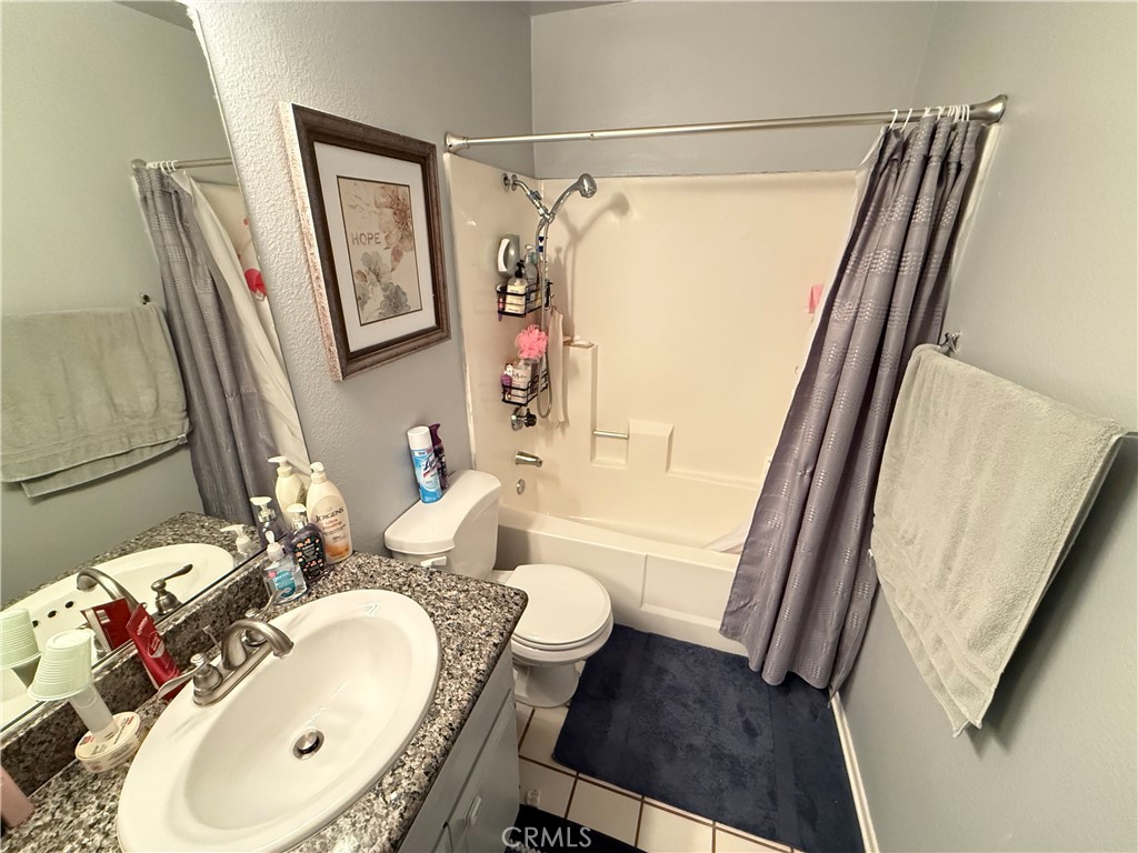 1687 N Fillmore Avenue Property Photo 27
