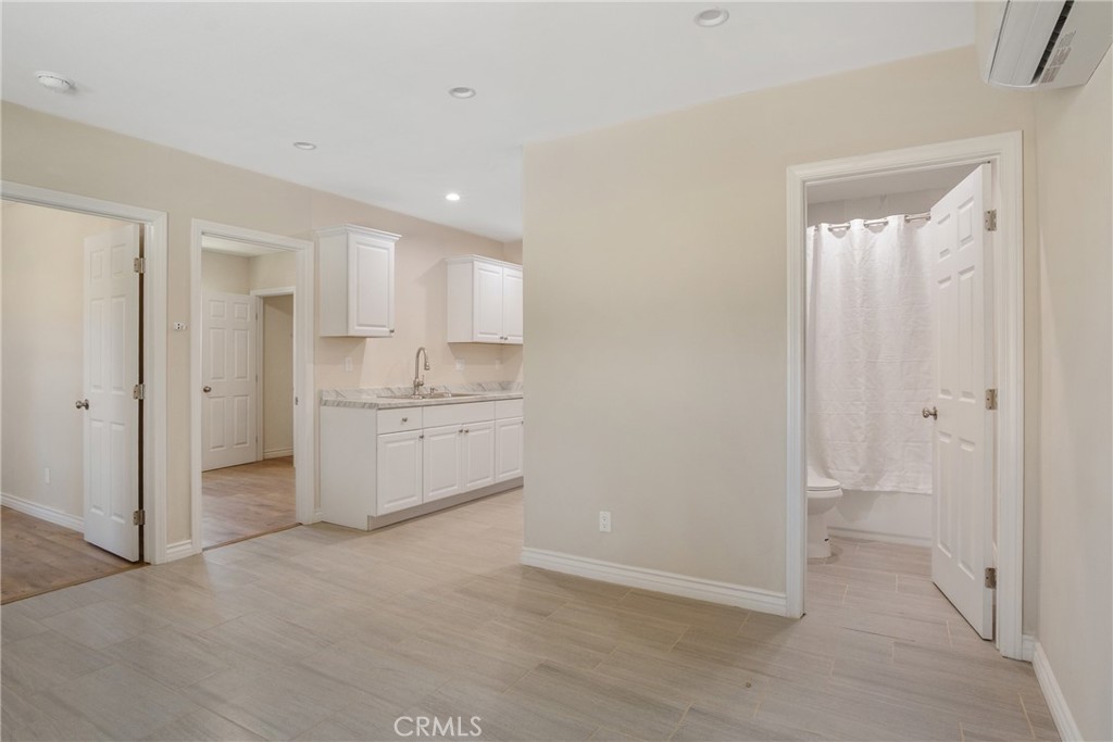 753 W 41st Street A Property Photo 7
