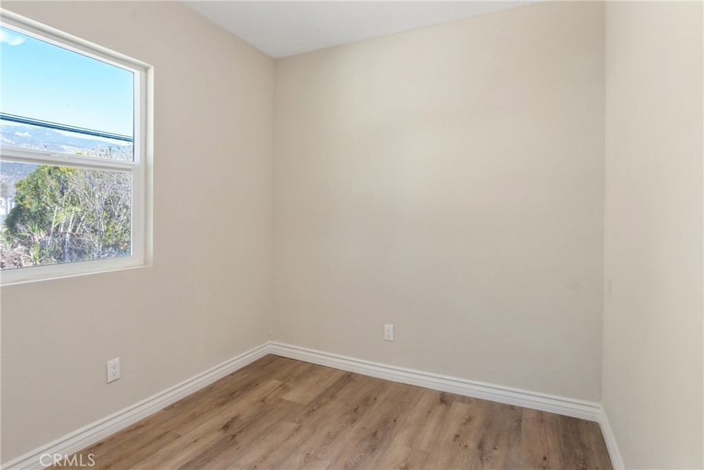 753 W 41st Street A Property Photo 12