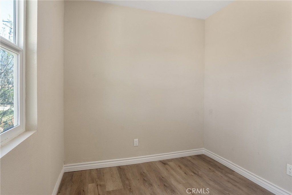 753 W 41st Street A Property Photo 13