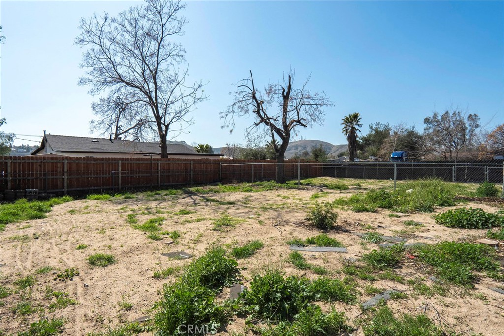 753 W 41st Street A Property Photo 15