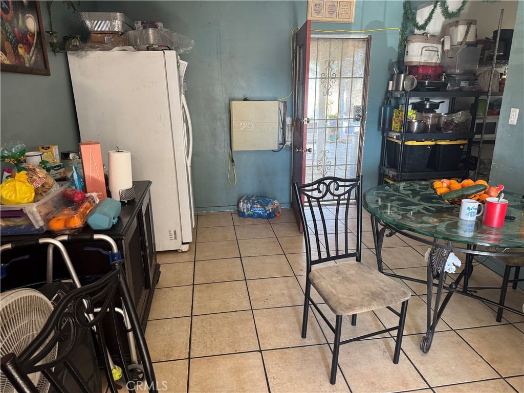 2216 Greenwood Street Property Photo 2