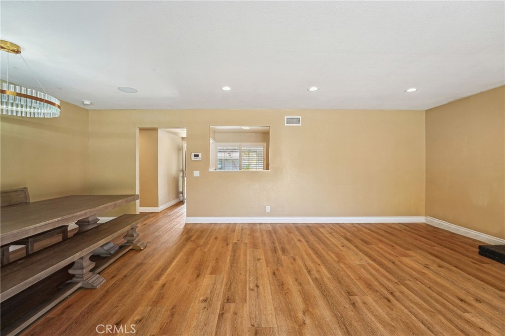 1005 W 7th Street Property Photo 8