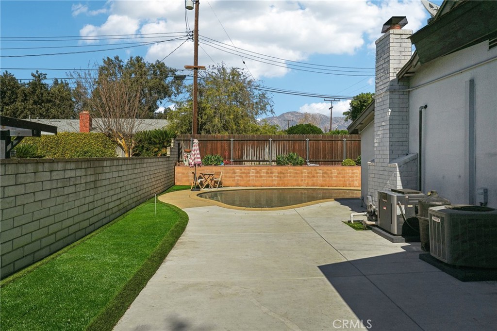 1005 W 7th Street Property Photo 27